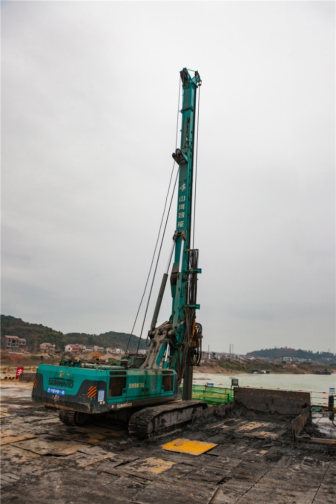 水下鉆孔80米，山河智能旋挖鉆機震撼施工場面