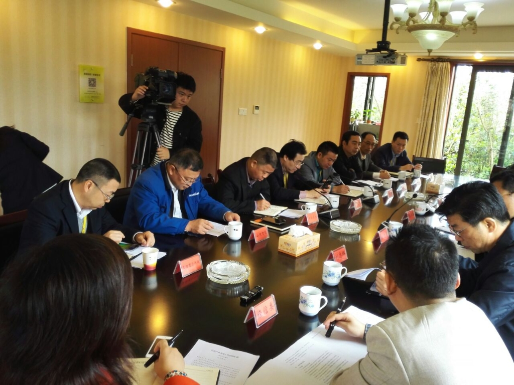 長(zhǎng)沙市委常委、副市長(zhǎng)張迎春一行蒞臨山河智能考察調(diào)研