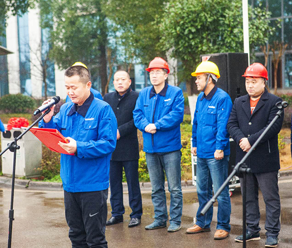 新年開(kāi)門(mén)紅！山河智能5000萬(wàn)裝備批量發(fā)車(chē)