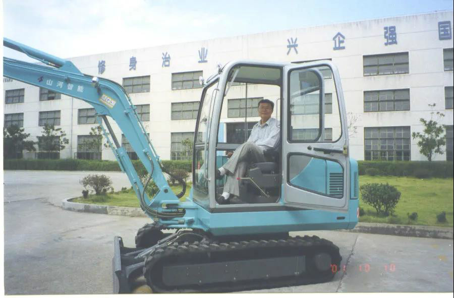 以先導(dǎo)式創(chuàng)新實(shí)現(xiàn)挖掘機(jī)從無到有，從小到大，從大到強(qiáng)！