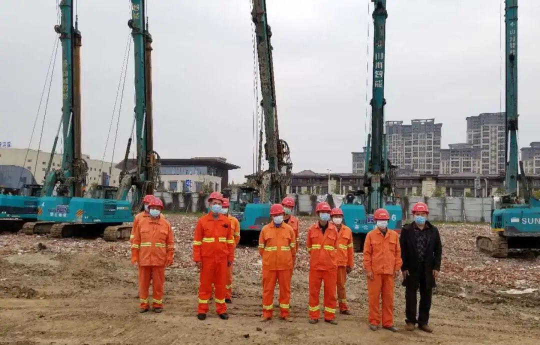 颯！他以11臺旋挖鉆占領(lǐng)荊州房建市場