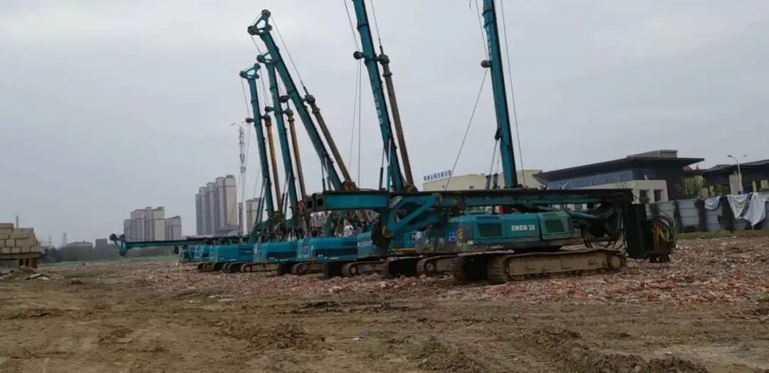 颯！他以11臺旋挖鉆占領(lǐng)荊州房建市場