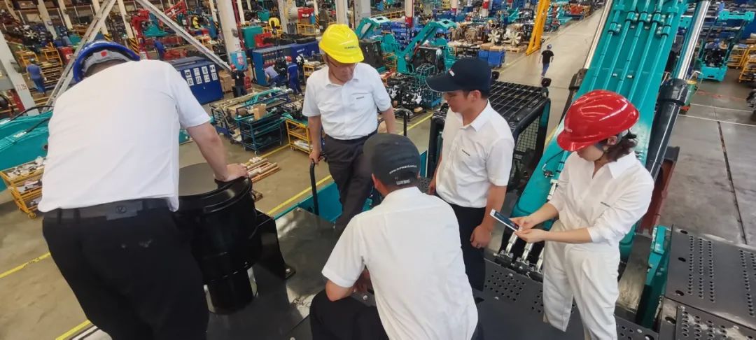 夠炫！夠酷！山河智能超大型挖掘機SWE750F下線