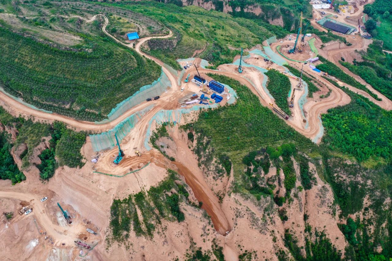 天塹施工，玉皇閣二號(hào)特大橋樁基主力軍是山河智能旋挖鉆機(jī) | 百年風(fēng)華筑錦繡山河（3）