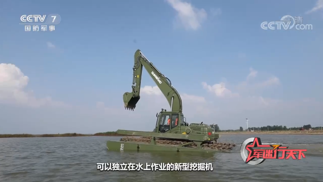 水陸兩用挖掘機(jī)亮相央視！山河智能應(yīng)急救援“猛將”出戰(zhàn)