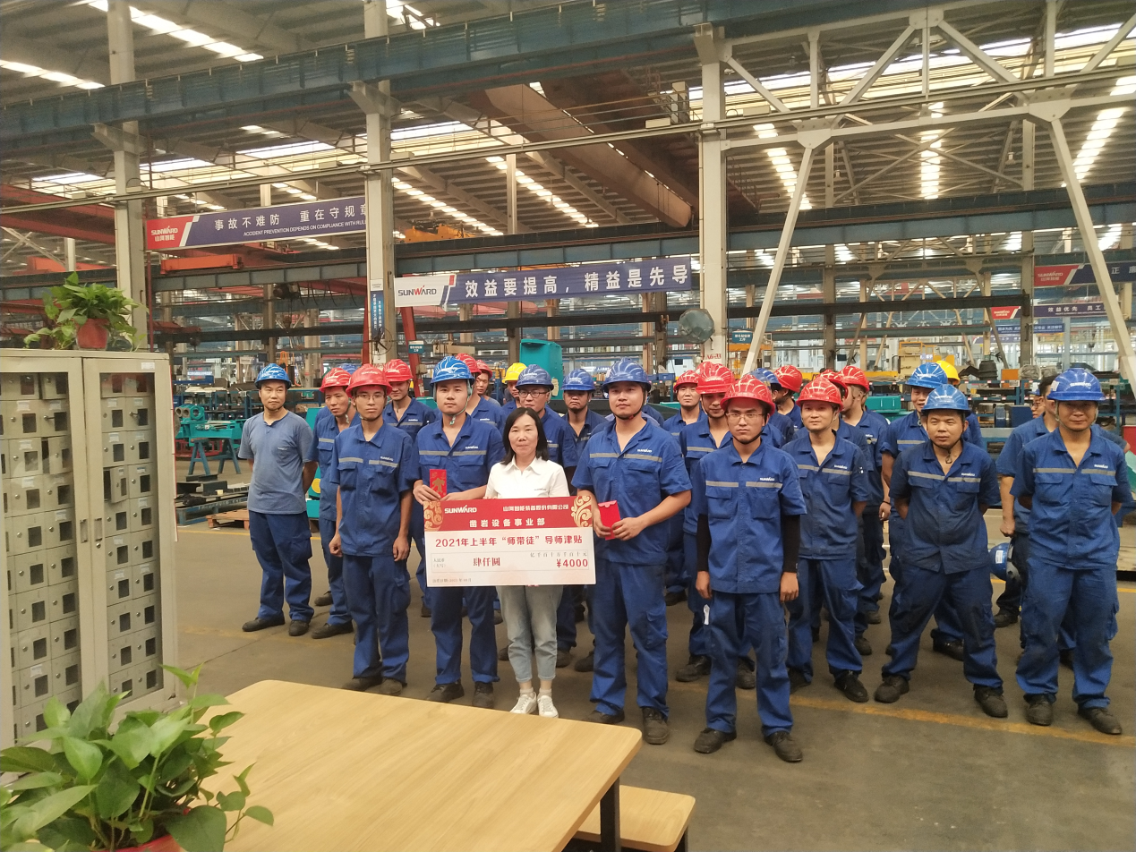 圖集 |超12萬元“帶崗津貼”發(fā)放！為這些導師點贊