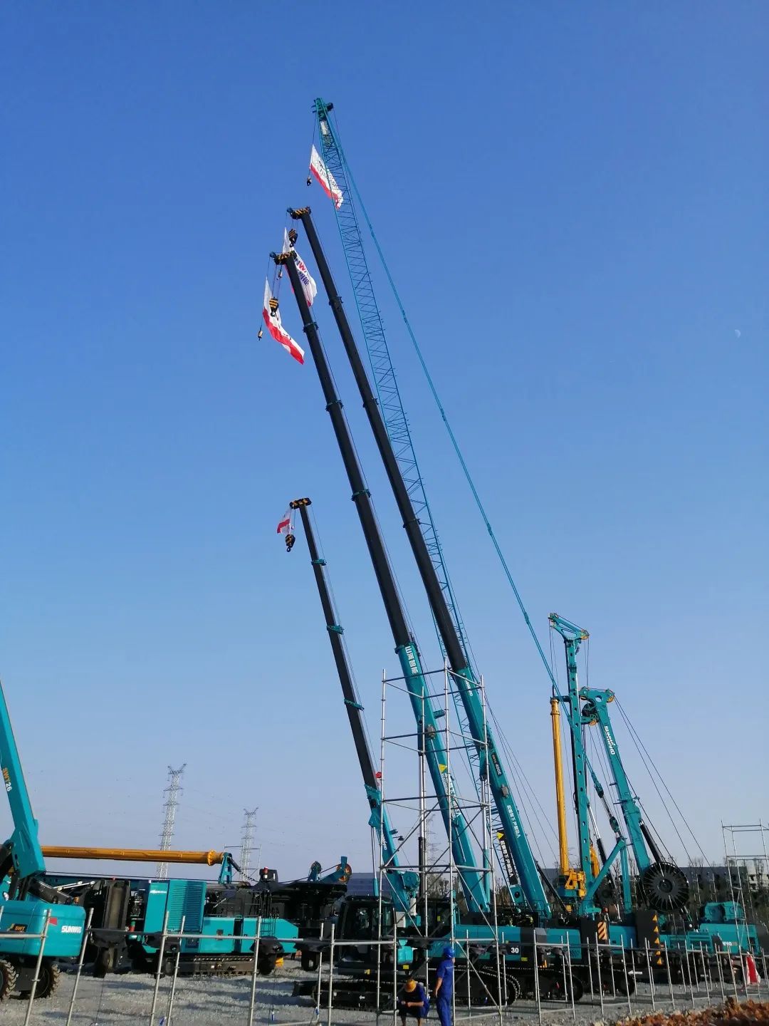 “重”磅出擊！山河智能起重機(jī)械組團(tuán)“登場”