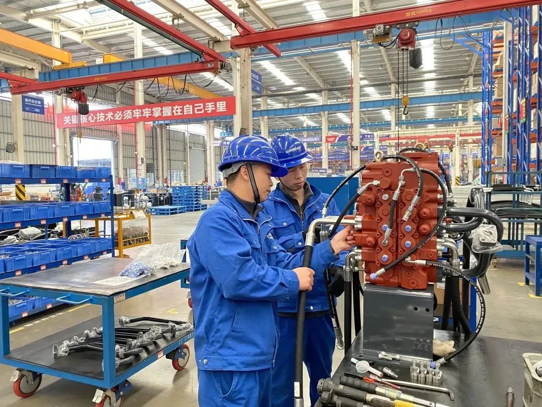 《湖南教育》：探索18年，山河智能找到校企合作共贏的答案