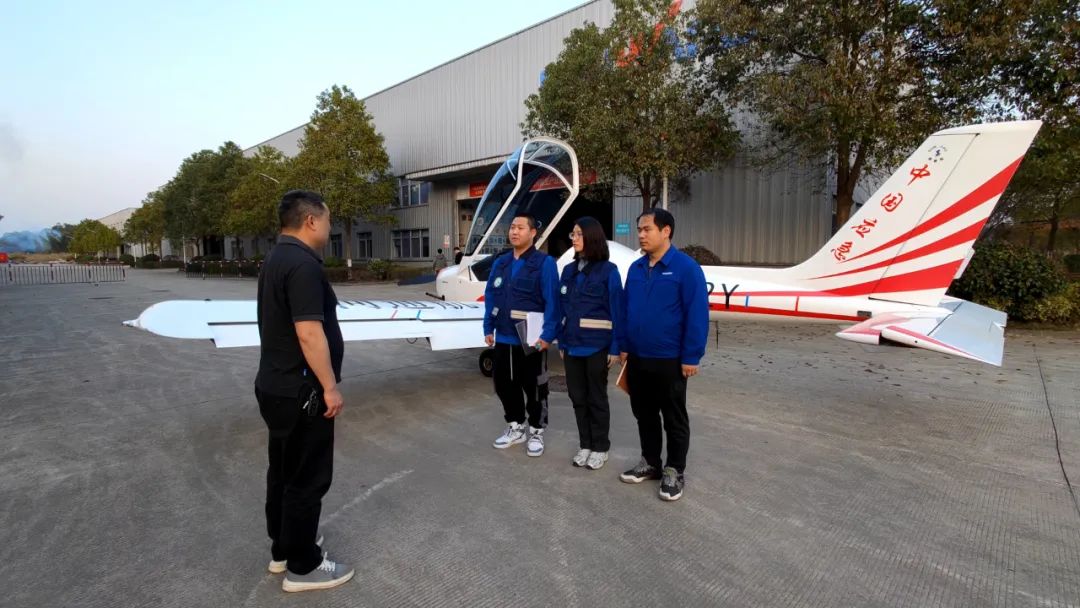 火情就是命令！湖南航空應(yīng)急救援隊(duì)山河機(jī)組展現(xiàn)“山河速度”