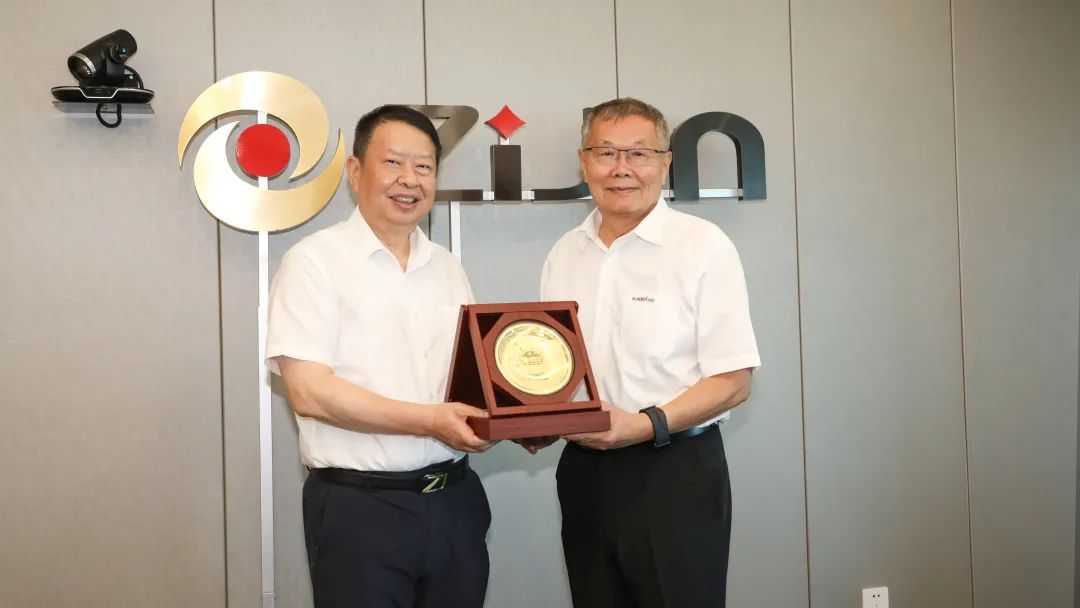 理想成就未來(lái)！何清華受邀赴世界500強(qiáng)企業(yè)紫金礦業(yè)集團(tuán)作專題講座
