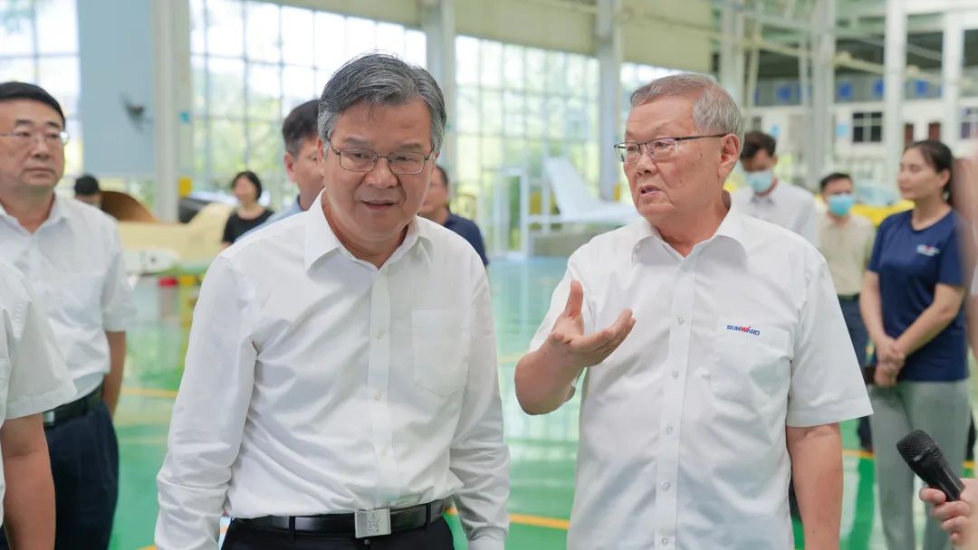 湖南省委常委、常務(wù)副省長李殿勛一行考察調(diào)研山河科技