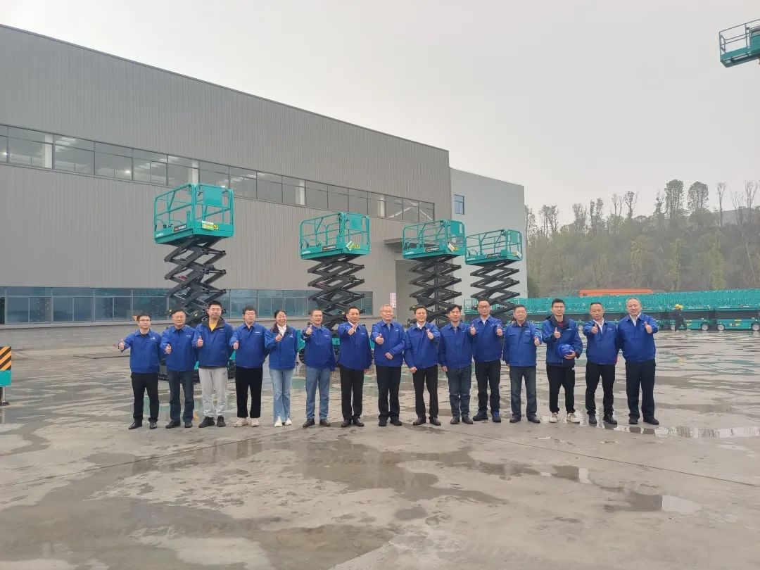 出廠即“出道”！山河智能首款履帶剪叉式高空作業(yè)平臺批量上市