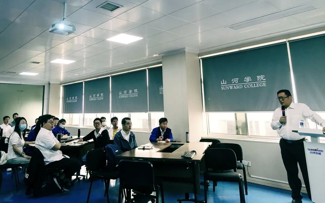 勞動(dòng)光榮，創(chuàng)造偉大！記錄那些平凡且偉大的勞動(dòng)瞬間
