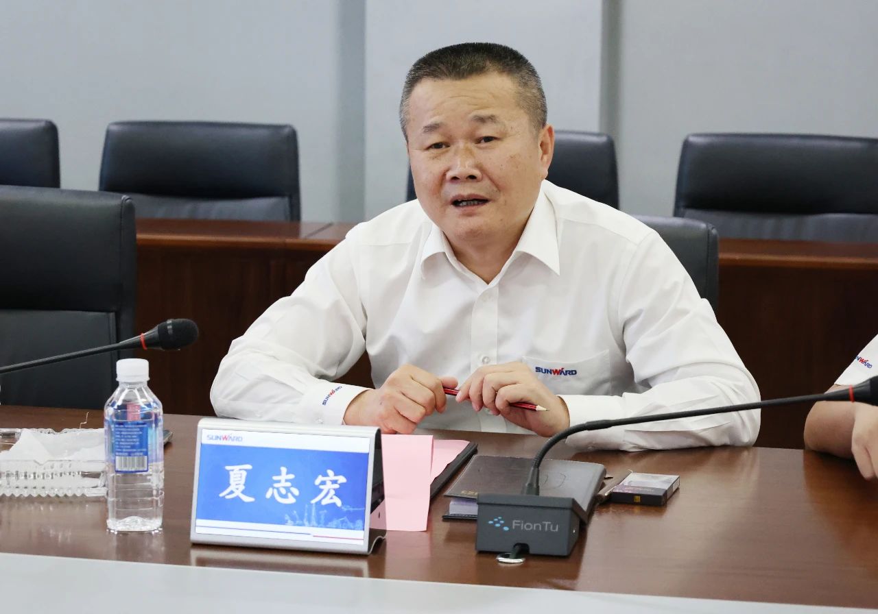 永青科技集團(tuán)董事長胡曉東帶隊到訪山河智能