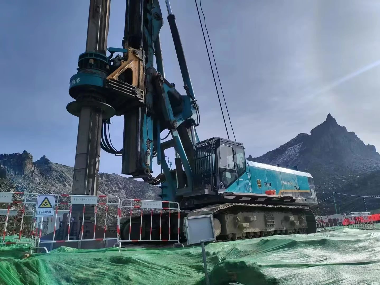 助力世界最高海拔特高壓直流輸電工程，山河智能旋挖鉆機(jī)展現(xiàn)硬核實(shí)力