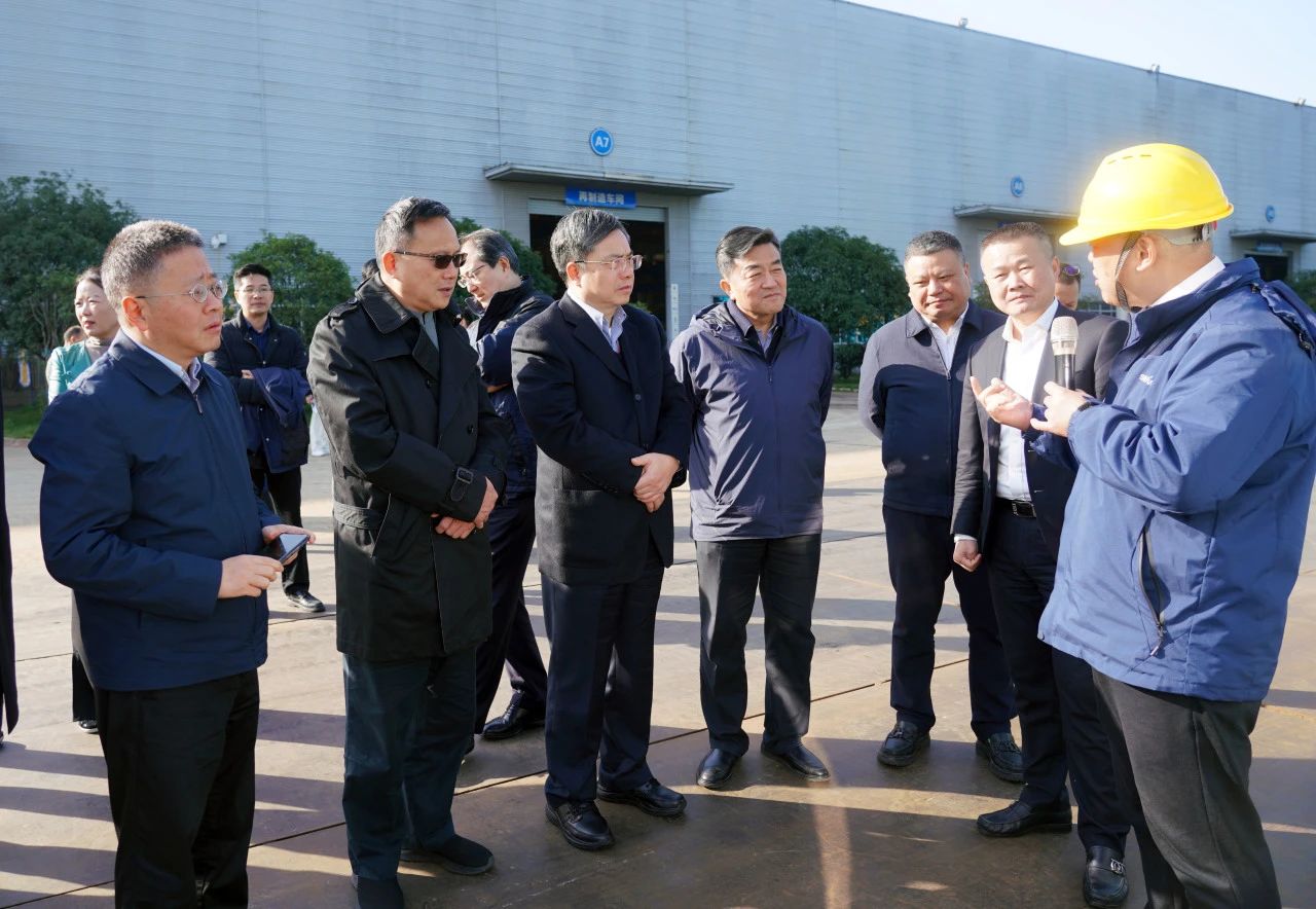 聚焦裝備再制造！上海市政協(xié)副主席、黨組副書記肖貴玉帶隊調(diào)研山河智能