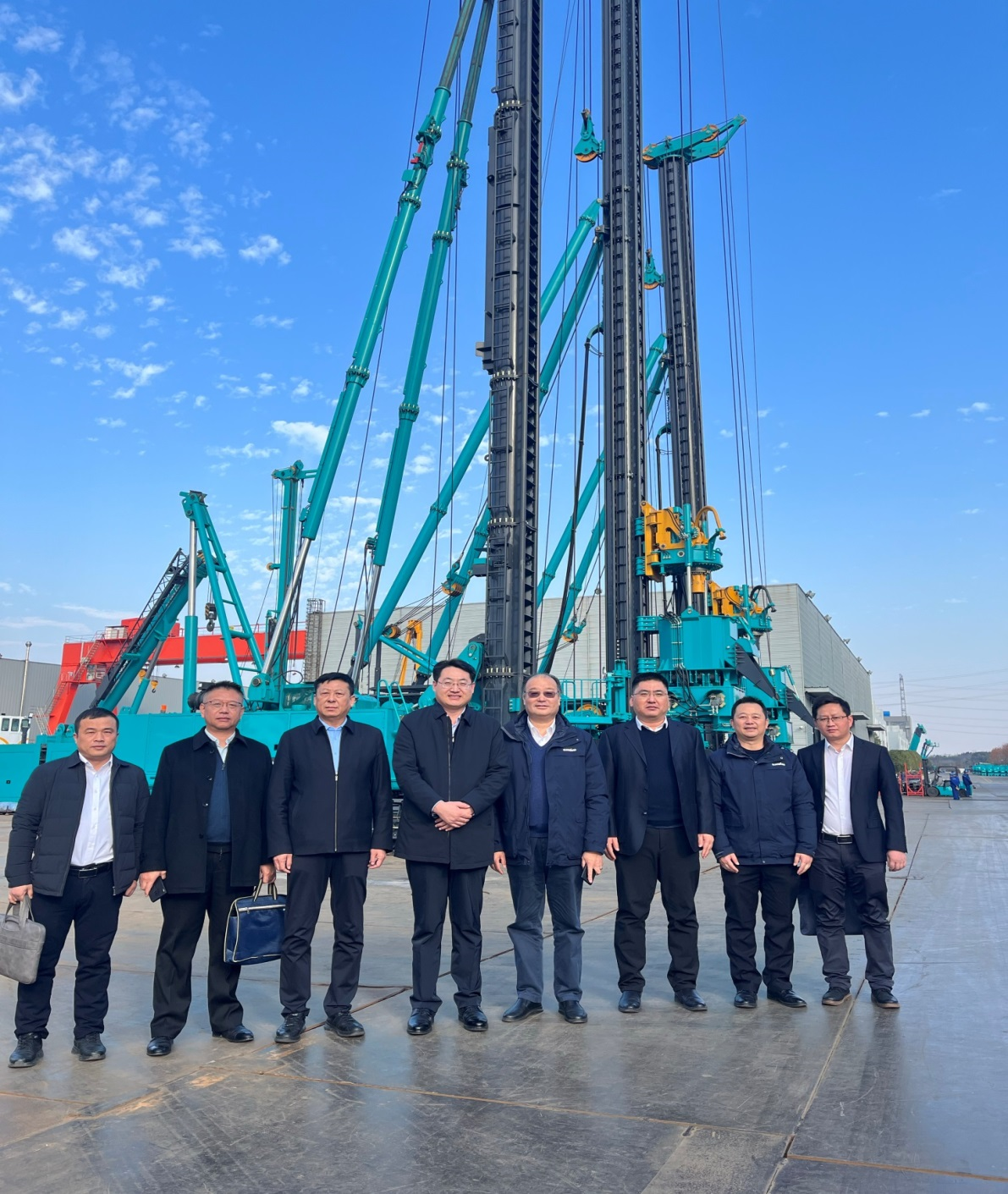 強(qiáng)強(qiáng)聯(lián)合，共謀發(fā)展！山河智能與中鐵六局路橋公司簽訂戰(zhàn)略合作協(xié)議