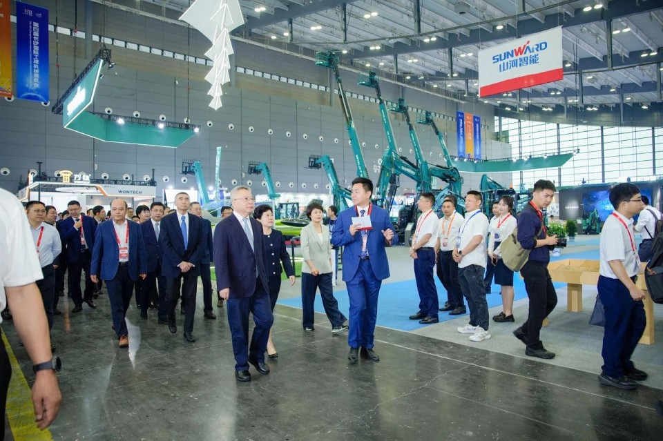 2025 CICEE | 山河智能實(shí)力閃耀2025長(zhǎng)沙國(guó)際工程機(jī)械展