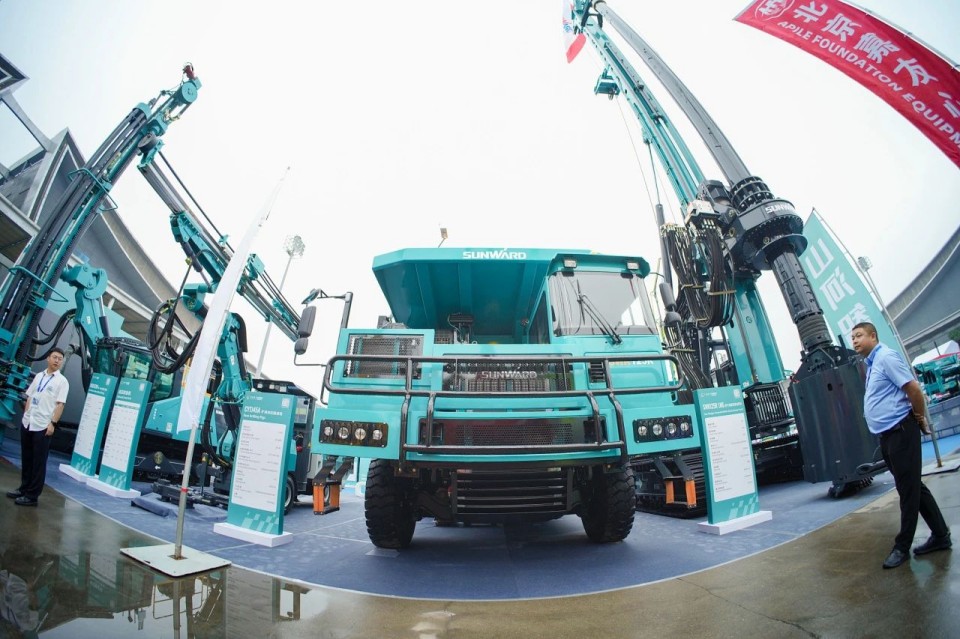 2025 CICEE | 山河智能實(shí)力閃耀2025長(zhǎng)沙國(guó)際工程機(jī)械展
