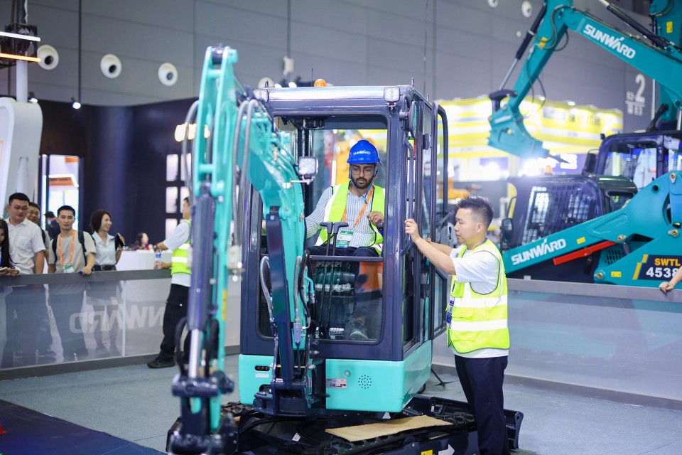 2025 CICEE | 山河智能實(shí)力閃耀2025長(zhǎng)沙國(guó)際工程機(jī)械展